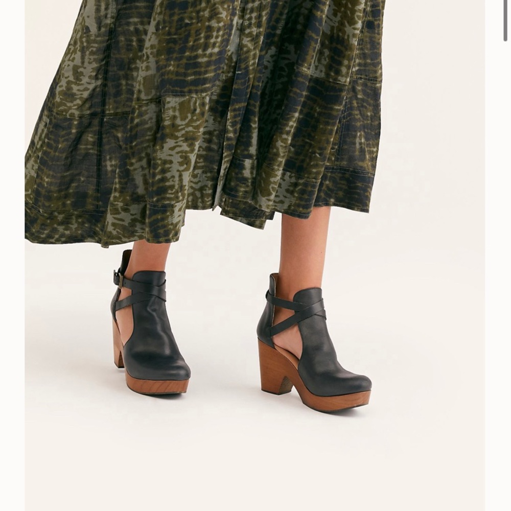 Free People Clogs